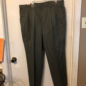 Dockers Khakes men’s pants W42 L30